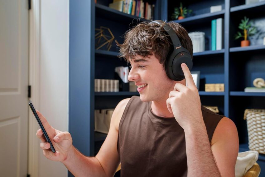 Sony Wireless Headphones (WH-1000XM4) - Image 2